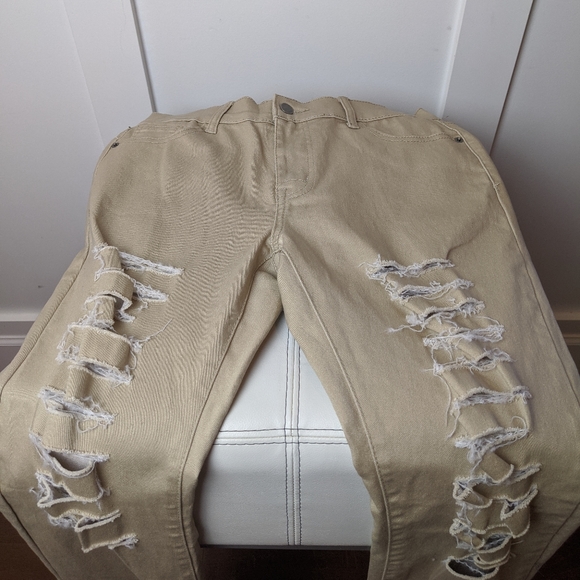 Classic skinny jeans. - Picture 4 of 7